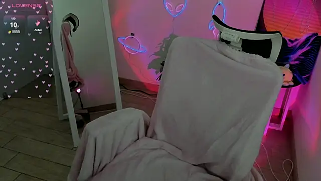 Snapshot of Fire_Bestie chatting on February 20, 2025, 4:47 pm Fire Bestie online show from February 20, 2025, 4:47 pm