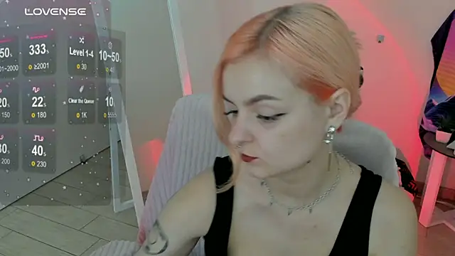 Snapshot of Fire_Bestie chatting on September 9, 2025, 12:47 pm Fire Bestie online show from September 9, 2025, 12:47 pm