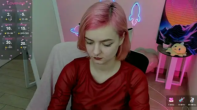 Snapshot of Fire_Bestie chatting on February 17, 2025, 4:50 pm Fire Bestie online show from February 17, 2025, 4:50 pm