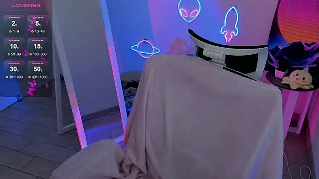 Snapshot of Fire_Bestie chatting on March 7, 2025, 4:55 pm Fire Bestie online show from March 7, 2025, 4:55 pm