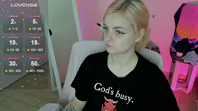 Snapshot of Fire_Bestie chatting on September 21, 2025, 12:10 pm Fire Bestie online show from September 21, 2025, 12:10 pm