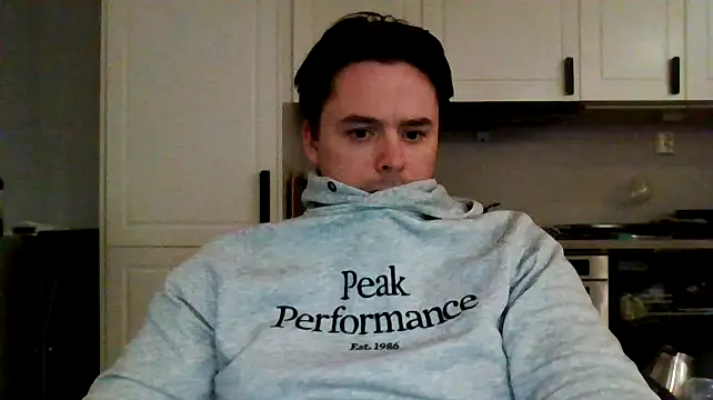 Snapshot of aleksergira chatting on December 11, 2024, 12:12 am aleksergira online show from December 11, 2024, 12:12 am