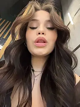 Snapshot of Chloe__Moon chatting on December 1, 2025, 4:08 pm Chloe Moon online show from December 1, 2025, 4:08 pm