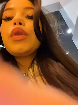 Snapshot of Chloe__Moon chatting on November 24, 2025, 1:11 pm Chloe Moon online show from November 24, 2025, 1:11 pm