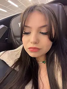 Snapshot of Chloe__Moon chatting on October 29, 2025, 1:21 pm Chloe Moon online show from October 29, 2025, 1:21 pm