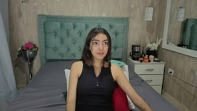 Snapshot of Marcelaa_fox chatting on May 21, 2026, 8:39 pm Marcelaa fox online show from May 21, 2026, 8:39 pm