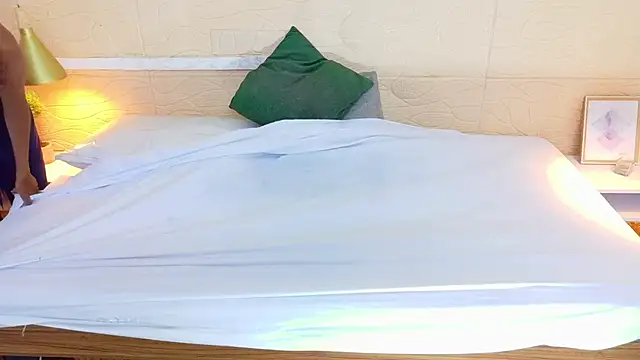 Chocolatte bar online show from March 19, 2025, 1:40 pm