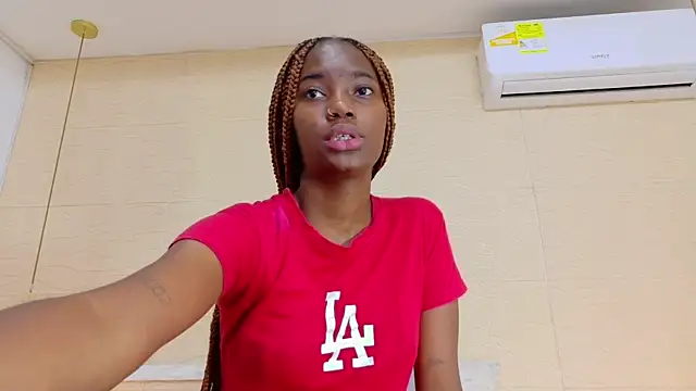 Chocolatte bar online show from March 12, 2025, 1:19 pm