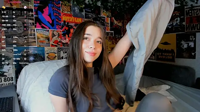 Butterflys1268 online show from March 13, 2025, 9:37 pm