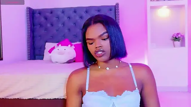 CamiEstrada online show from November 8, 2025, 3:32 am