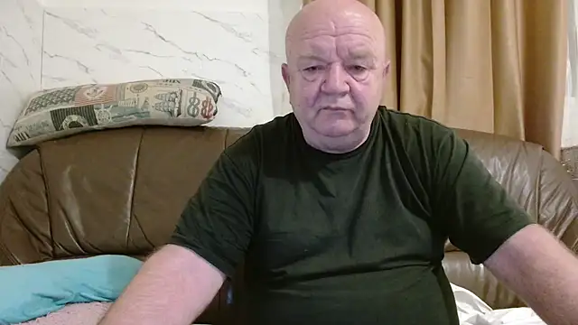 Snapshot of fullballs6 chatting on February 23, 2026, 2:57 am fullballs6 online show from February 23, 2026, 2:57 am