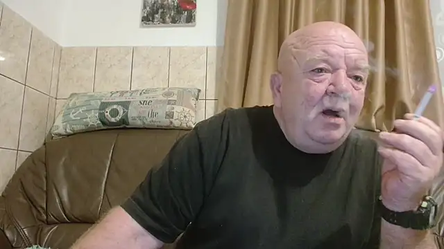 Snapshot of fullballs6 chatting on October 17, 2025, 2:37 am fullballs6 online show from October 17, 2025, 2:37 am