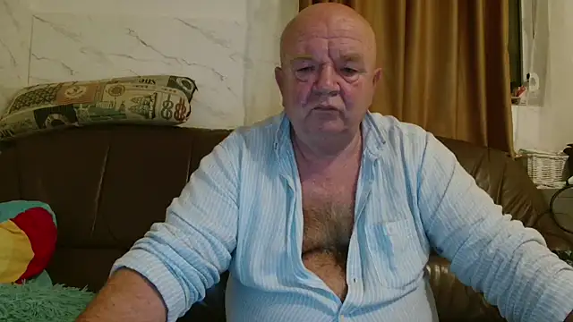 Snapshot of fullballs6 chatting on December 18, 2025, 3:55 am fullballs6 online show from December 18, 2025, 3:55 am