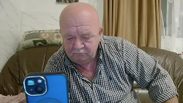 Snapshot of fullballs6 chatting on October 29, 2025, 3:49 am fullballs6 online show from October 29, 2025, 3:49 am