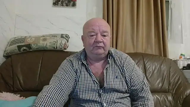 Snapshot of fullballs6 chatting on November 26, 2025, 2:33 am fullballs6 online show from November 26, 2025, 2:33 am