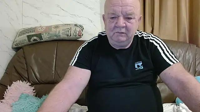 Snapshot of fullballs6 chatting on February 17, 2026, 2:53 am fullballs6 online show from February 17, 2026, 2:53 am