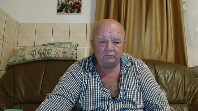 Snapshot of fullballs6 chatting on September 12, 2025, 12:55 am fullballs6 online show from September 12, 2025, 12:55 am