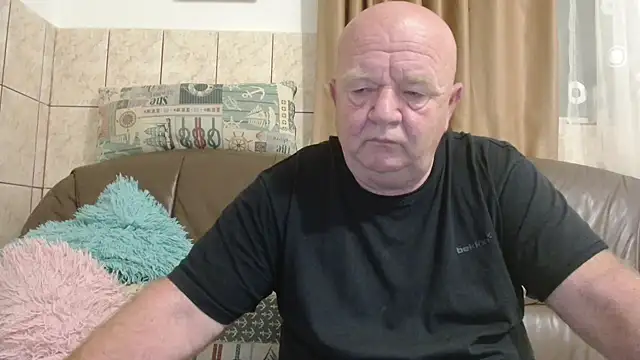 Snapshot of fullballs6 chatting on October 24, 2025, 2:21 am fullballs6 online show from October 24, 2025, 2:21 am