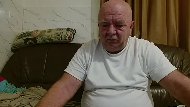 Snapshot of fullballs6 chatting on February 12, 2026, 3:50 am fullballs6 online show from February 12, 2026, 3:50 am