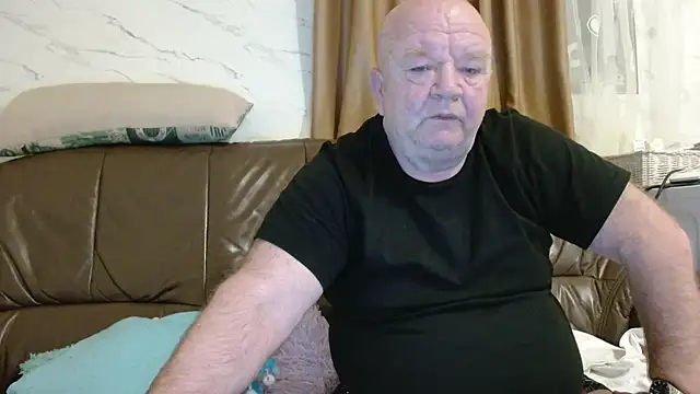 Snapshot of fullballs6 chatting on March 4, 2026, 2:30 am fullballs6 online show from March 4, 2026, 2:30 am