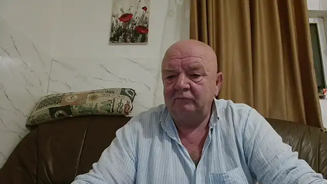 Snapshot of fullballs6 chatting on December 15, 2025, 2:06 am fullballs6 online show from December 15, 2025, 2:06 am