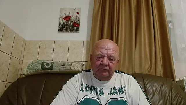 Snapshot of fullballs6 chatting on September 9, 2025, 12:54 am fullballs6 online show from September 9, 2025, 12:54 am