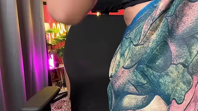 Snapshot of simrann_69 chatting on February 22, 2026, 3:35 pm simrann 69 online show from February 22, 2026, 3:35 pm