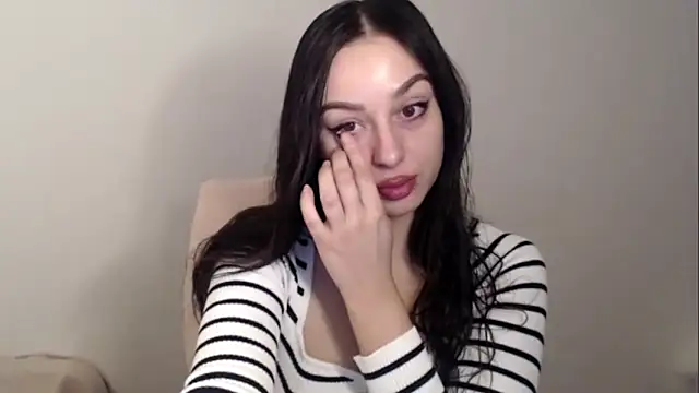 courtneyPerfect online show from February 10, 2026, 3:33 pm