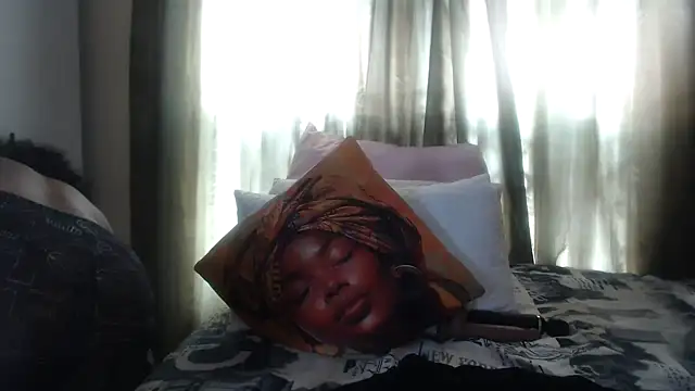 Foxybrownxx1 online show from March 4, 2026, 7:38 am