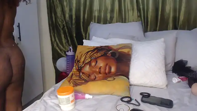 Foxybrownxx1 online show from March 15, 2026, 6:15 pm