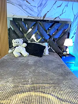 Snapshot of LylaLee111 chatting on October 17, 2025, 1:02 pm LylaLee111 online show from October 17, 2025, 1:02 pm