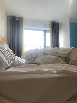 zqq5522 online show from December 3, 2025, 7:41 am