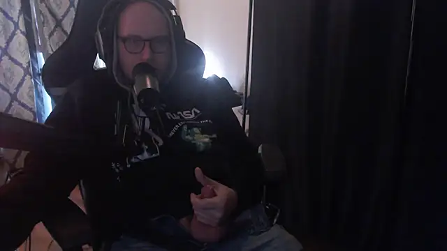 chicostick413 online show from March 29, 2026, 12:07 pm