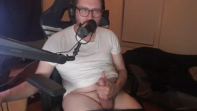 chicostick413 online show from September 25, 2025, 3:56 am