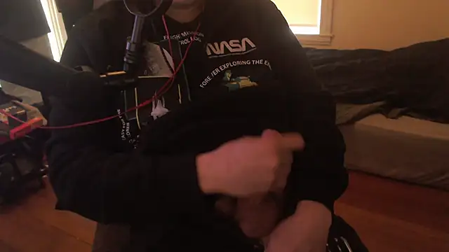 chicostick413 online show from March 12, 2025, 2:12 pm