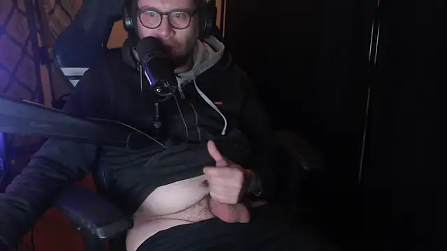 chicostick413 online show from April 11, 2026, 1:57 am