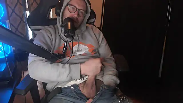 chicostick413 online show from April 18, 2026, 5:48 pm