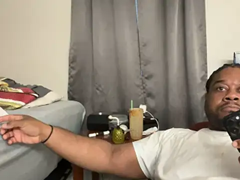 Snapshot of bigtennesseeboy chatting on June 20, 2026, 1:10 am bigtennesseeboy online show from June 20, 2026, 1:10 am