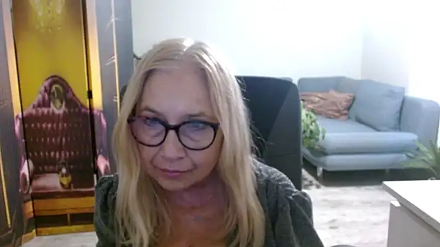 Snapshot of sofia_xkiss chatting on November 9, 2025, 7:45 am sofia xkiss online show from November 9, 2025, 7:45 am