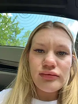 justmila online show from April 24, 2026, 10:28 am