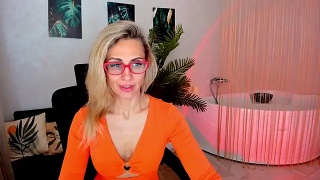 MuseOfStage online show from April 19, 2026, 11:44 am