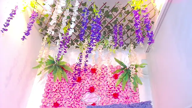 Snapshot of BLONDE_SEXYHOT chatting on November 28, 2025, 11:05 pm BLONDE SEXYHOT online show from November 28, 2025, 11:05 pm