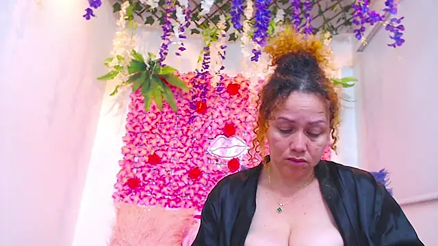 Snapshot of BLONDE_SEXYHOT chatting on November 25, 2025, 11:37 pm BLONDE SEXYHOT online show from November 25, 2025, 11:37 pm