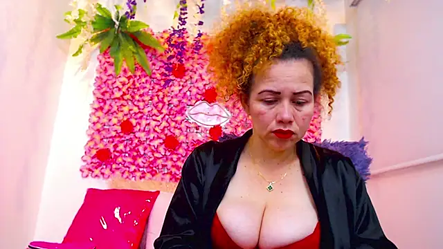 Snapshot of BLONDE_SEXYHOT chatting on November 15, 2025, 6:34 pm BLONDE SEXYHOT online show from November 15, 2025, 6:34 pm