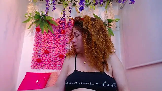 Snapshot of BLONDE_SEXYHOT chatting on December 16, 2025, 9:41 pm BLONDE SEXYHOT online show from December 16, 2025, 9:41 pm