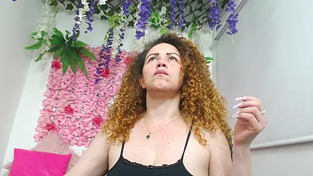 Snapshot of BLONDE_SEXYHOT chatting on December 16, 2025, 12:26 am BLONDE SEXYHOT online show from December 16, 2025, 12:26 am