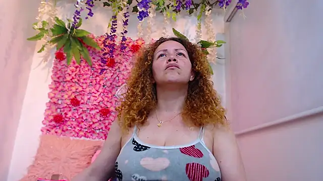 BLONDE SEXYHOT online show from December 21, 2025, 7:04 pm