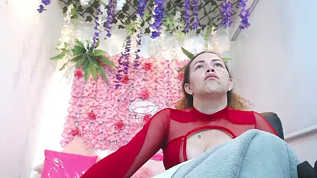 Snapshot of BLONDE_SEXYHOT chatting on December 14, 2025, 1:28 pm BLONDE SEXYHOT online show from December 14, 2025, 1:28 pm