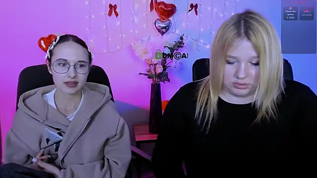 juli kisss online show from March 30, 2026, 8:43 pm