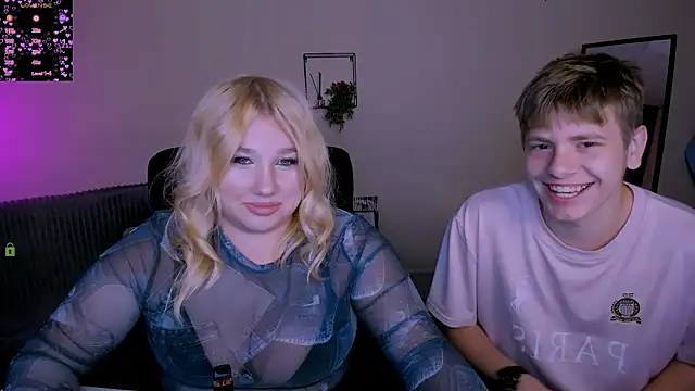 Snapshot of juli_kisss chatting on September 11, 2025, 7:14 pm juli kisss online show from September 11, 2025, 7:14 pm